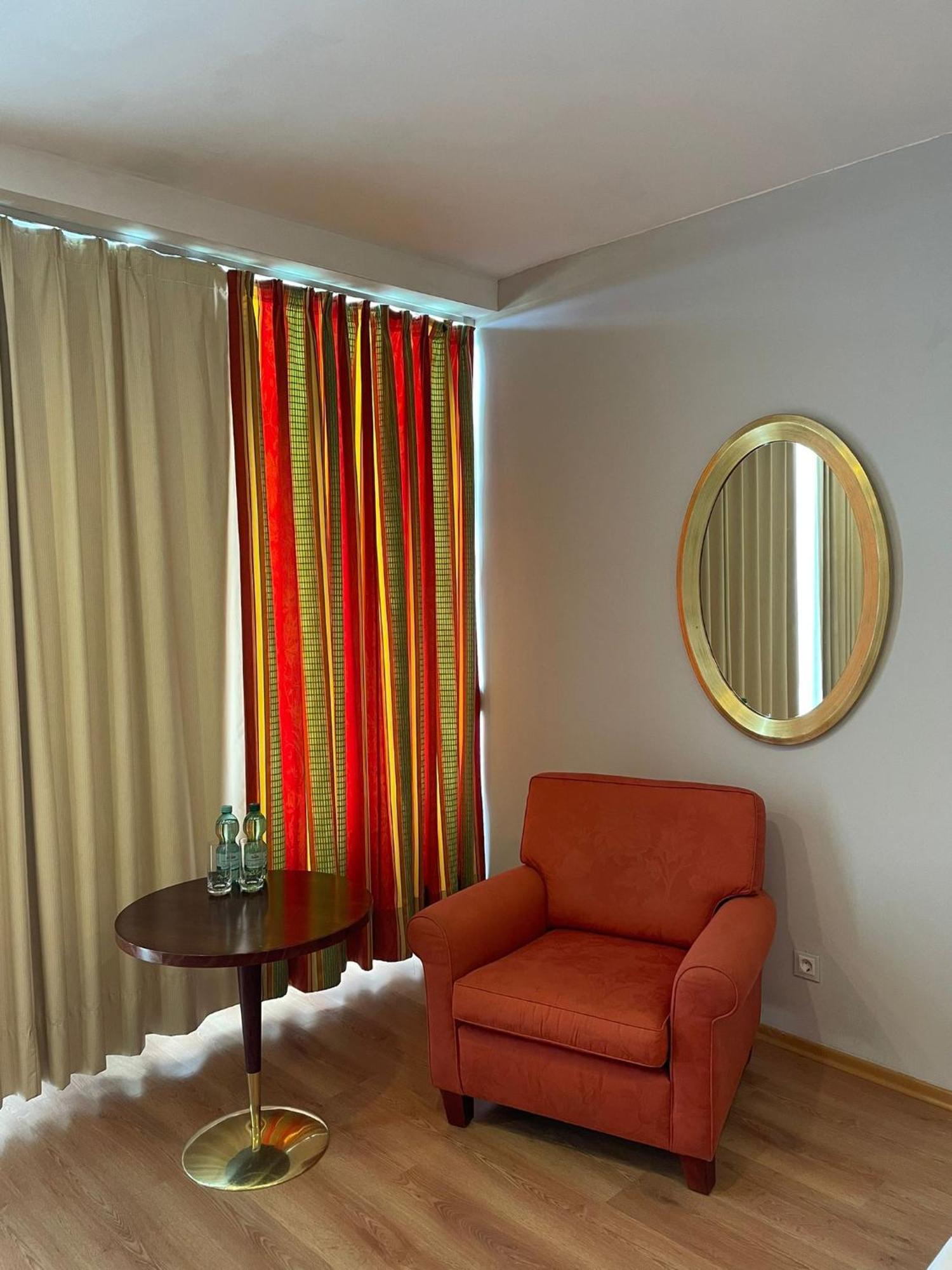 Eventhaus Aparthotel Panzweiler Ngoại thất bức ảnh