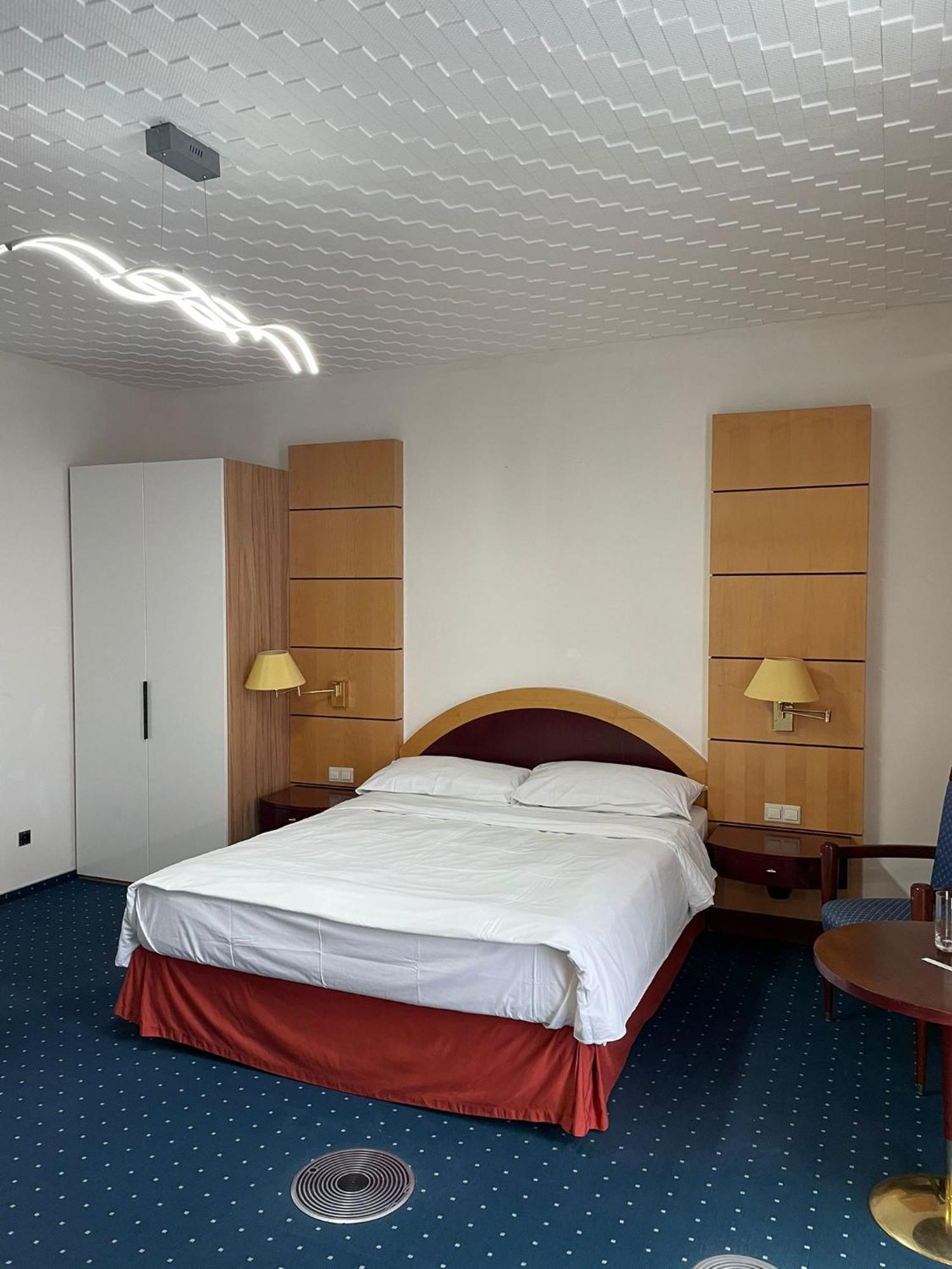 Eventhaus Aparthotel Panzweiler Ngoại thất bức ảnh